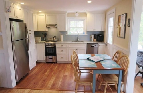 Dennis Port House | Quaint Cottage Walk to Beach AC Dog Friendly WiFi Large Patio