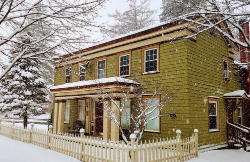 Wellsboro House | Quaint & Cozy Guest House on Main St., park & walk downtown, Wi-Fi available.