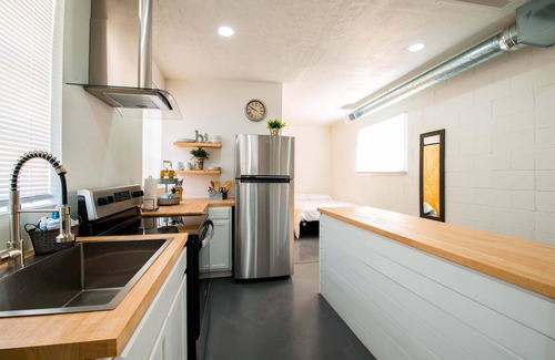 Pershing - Government Hill Apartment | Quaint cozy studio located in the heart of El Paso