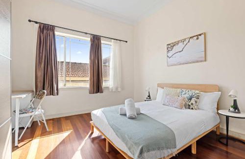 Bexley House | Quaint Double Room - Convenient Spot in Bexley - Shared Bathroom
