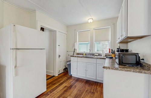 Bar Harbor Cottage | Quaint Family-Friendly Cottage Near Main Street w/Free WiFi and Partial A/C