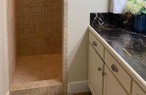 Natchitoches Cottage | Quaint guest house is within walking distance to downtown.