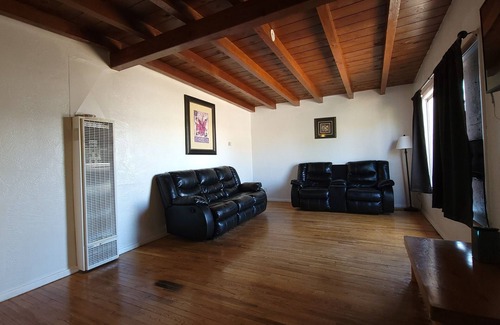Grants House | Quaint Hidden Gem in the Urainum Capital