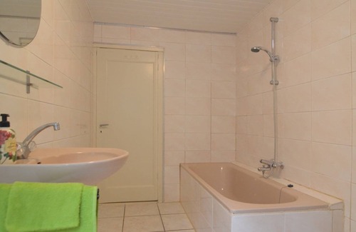 Maarheeze House | Quaint Holiday Home in Maarheeze with Terrace