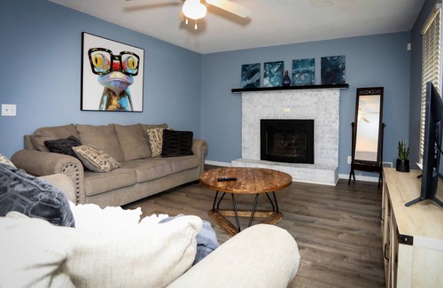 Columbia House | Quaint home w/Private Pool Near Lake Murray – Ideal for Families and Friends