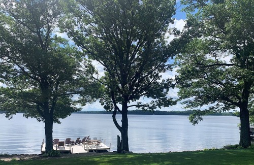 Deerwood Cabin | Quaint Lakeside retreat on Bay Lake
