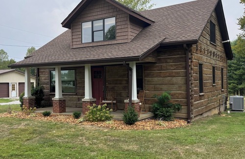 Saint Francis House | Quaint,newly remodeled country cabin in the heart of Bourbon Country.