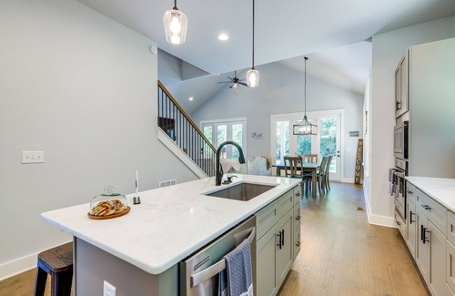 Newnan House | Quaint Newnan Vacation Rental Near State Park!