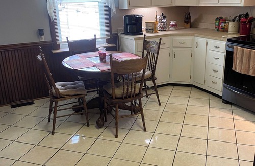 Portsmouth Cottage | Quaint, private setting, 3-4 miles from SOMC & KDMC hosp.