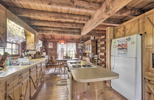 Candler Cabin | Quaint & Quiet Belleview Cabin on 35 Acres!