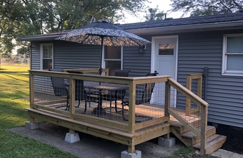 Ashtabula House | Quaint recently renovated house walking distance to Lake Shore Park.