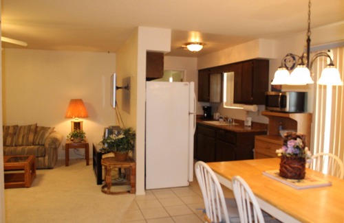Lake Havasu City House | Quaint, relaxing home stocked with the basic essentials for a comfortable stay.