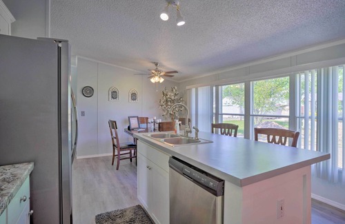 Ridgely House | Quaint Ridgely Home ~ 9 Mi to Reelfoot Lake!