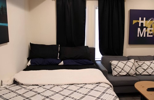 South Baltimore Apartment | Quaint Studio in popular Fed Hill with free parking