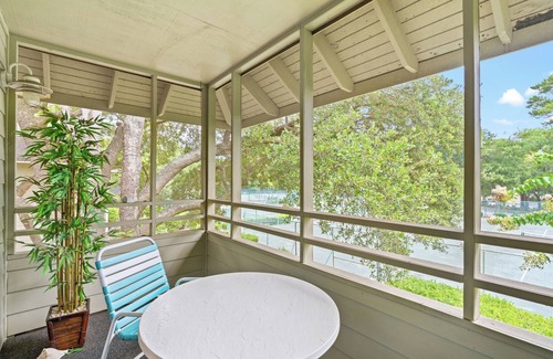 Myrtle Beach Condo | Quaint tennis villa in a private community + Free Attraction Tickets!
