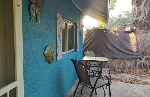 Metropolitan Cottage | Quaint Victorian tiny house in Starland District, pets ok/fully furn/all util