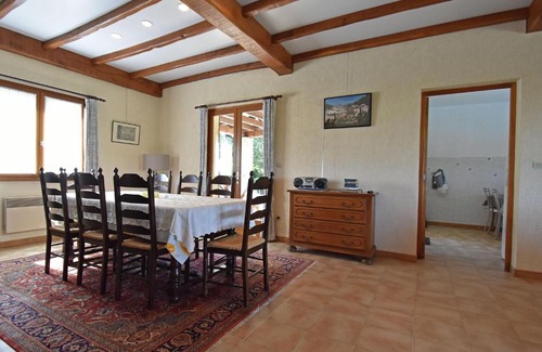 Argelliers Villa | Quaint Villa in Argelliers with Private Swimming Pool
