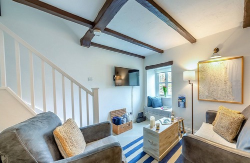 Dunstan Cottage | Quaint white washed terraced fisherman’s cottage only one mile from the fishing port of Craster.