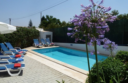 Vale de Carro Villa | Quality 4 Bedroom Villa Air-Conditioning, Private Pool, Nr. Beach & Everything! For 8-10 persons.