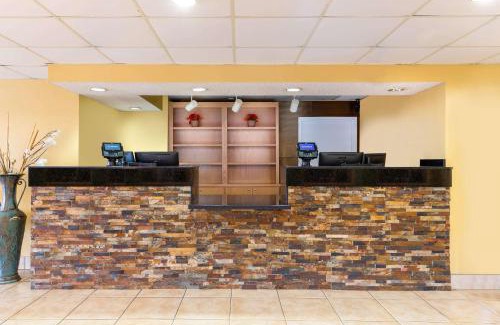 South Arlington Hotel | Quality Inn at Arlington Highlands