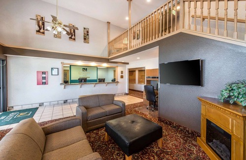 Burlington Hotel | Quality Inn Burlington