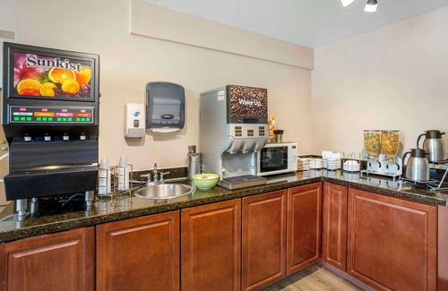 Logan Hotel | Quality Inn Logan near University