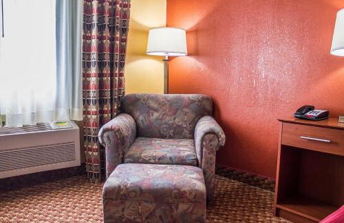 Manitowoc Hotel | Quality Inn Manitowoc