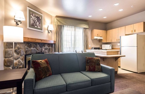 Bainbridge Island Hotel | Quality Inn & Suites Bainbridge Island