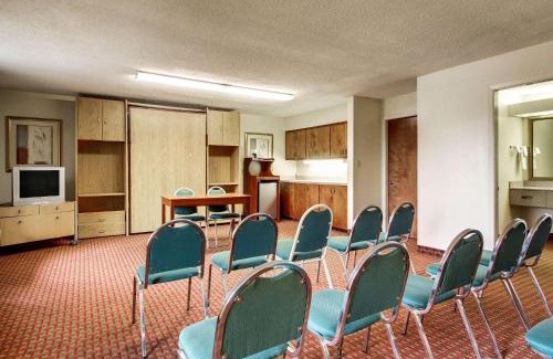 Clinton Hotel | Quality Inn & Suites Clinton - Jackson West