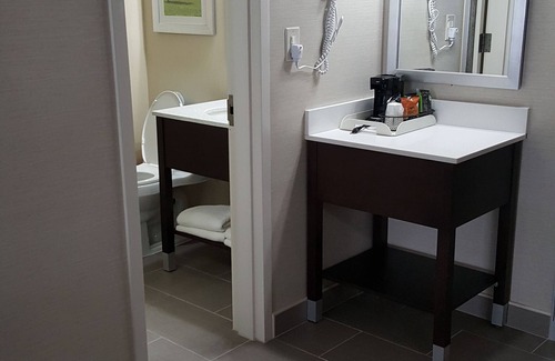 Danbury Hotel | Quality Inn & Suites Danbury near University