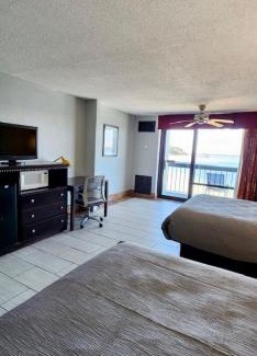 Pensacola Hotel | Quality Inn & Suites Gulf Breeze Bayside near Pensacola Beach