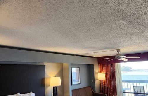 Pensacola Hotel | Quality Inn & Suites Gulf Breeze Bayside near Pensacola Beach
