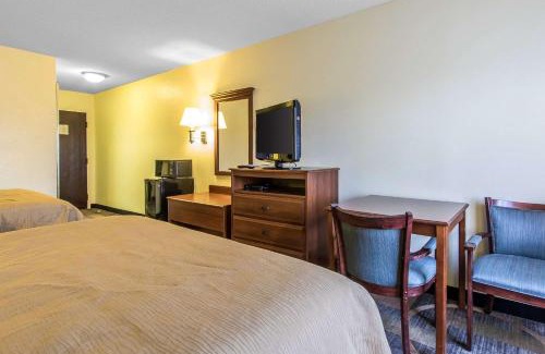 Ellendale Hotel | Quality Inn & Suites Memphis East