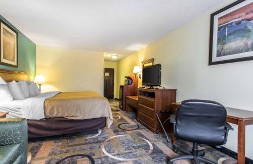 Ellendale Hotel | Quality Inn & Suites Memphis East