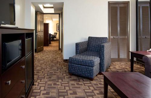 Milford Hotel | Quality Inn & Suites Quakertown-Allentown