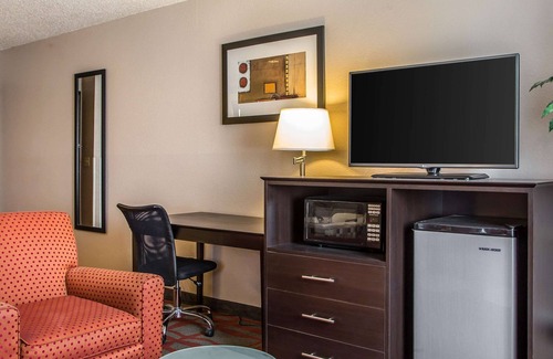 West Bend Hotel | Quality Inn & Suites
