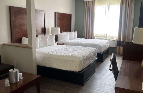 Waldorf Hotel | Quality Suites Waldorf