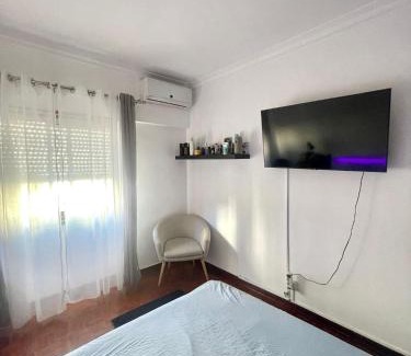Laranjeiro House | Quarto de Casal Remodelado