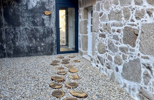Arcos de Valdevez Villa | Quarto Elevado - by Quinta do ribeiro