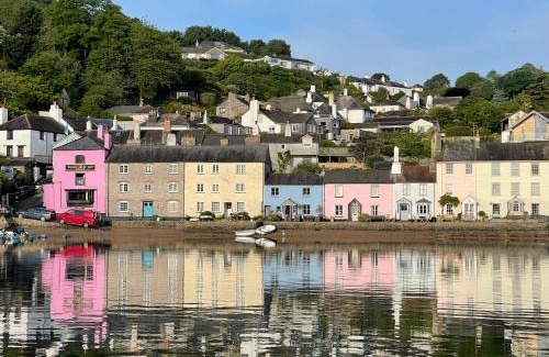 Dittisham House | Quay Cottage Nautical themed Right on the estuary Dittisham Family friendly