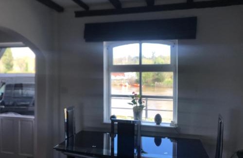 Bewdley House | Quay Cottage River view