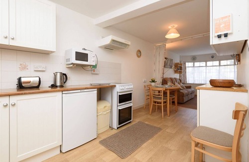 West Looe House | Quayside charm with a cosy, open-plan layout