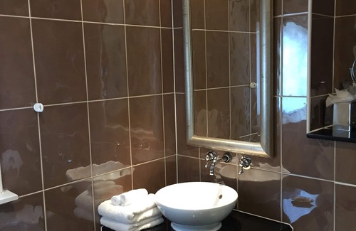 Leeds City Center Hotel | Quebecs