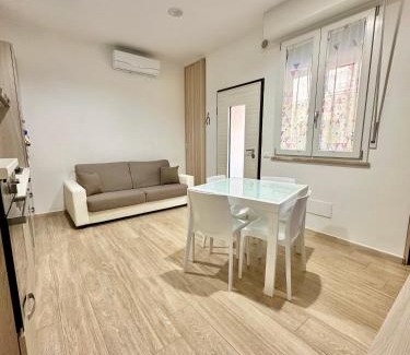 Follonica Apartment | Queen E