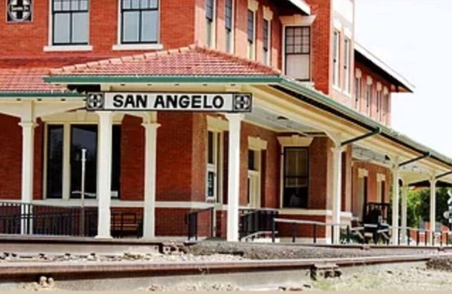 San Angelo Bed & Breakfast | Queen Ensuite with Garden View at Music Garden Mansion
