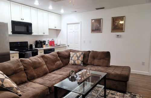 Tallahassee House | Queen room: in a duplex near FSU, shared bath-3