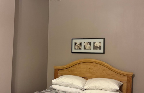 St. Lawrence Apartment | Queen Suite in Toronto