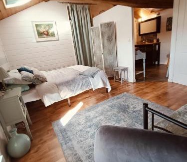 Confolens Bed & Breakfast | 'Quelle Belle Vue' Chambre d'Hote