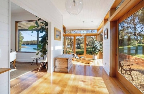 Barnes Bay House | Questa Heritage Cottage