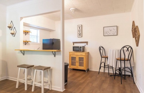 Benton Apartment | Quiet 1-bedroom corporate apartment in central Benton with AC, WiFi